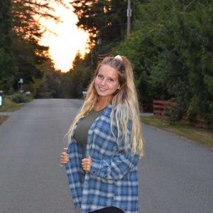 Meet your Posher, Alexis